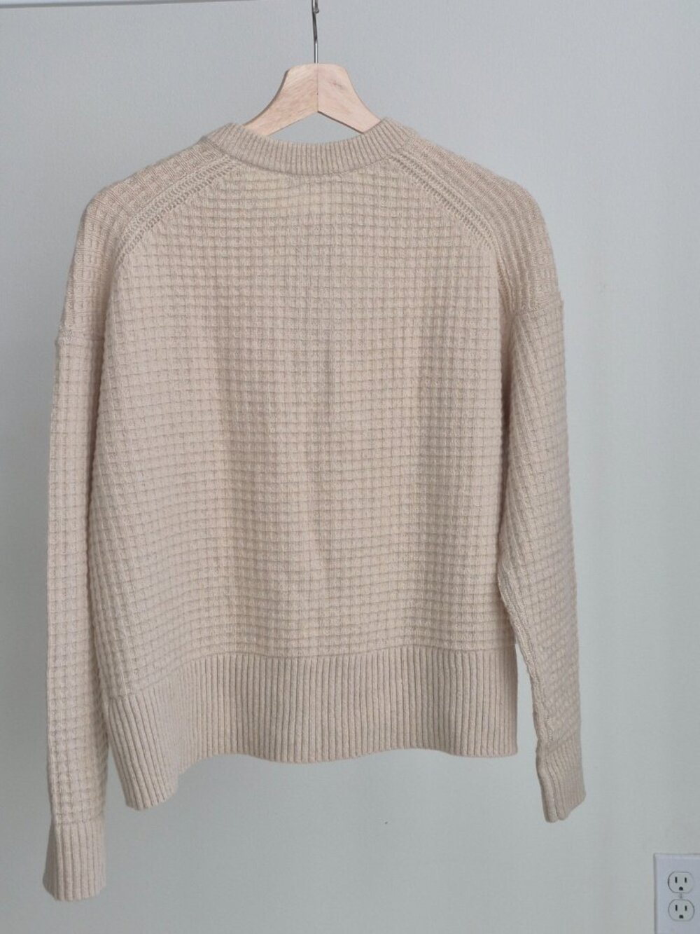 Everlane Recycled Cashmere Waffle Henley Womens S Beige Oatmeal Sweater - Picture 4 of 8